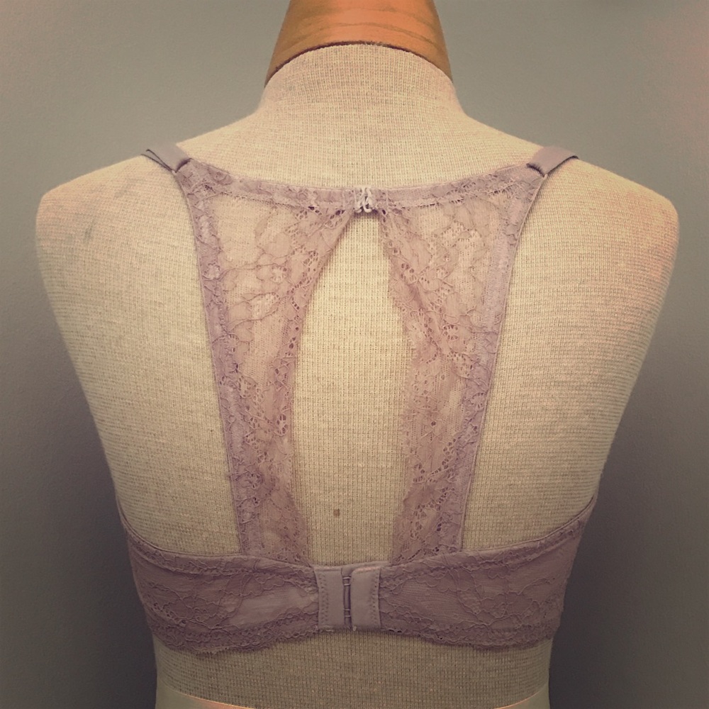 NWOT. Beautiful lavender lace bra. 36DD